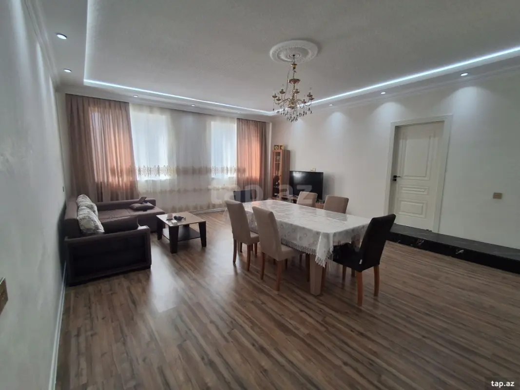 Satılır 4 otaqlı həyət evi 400 m²