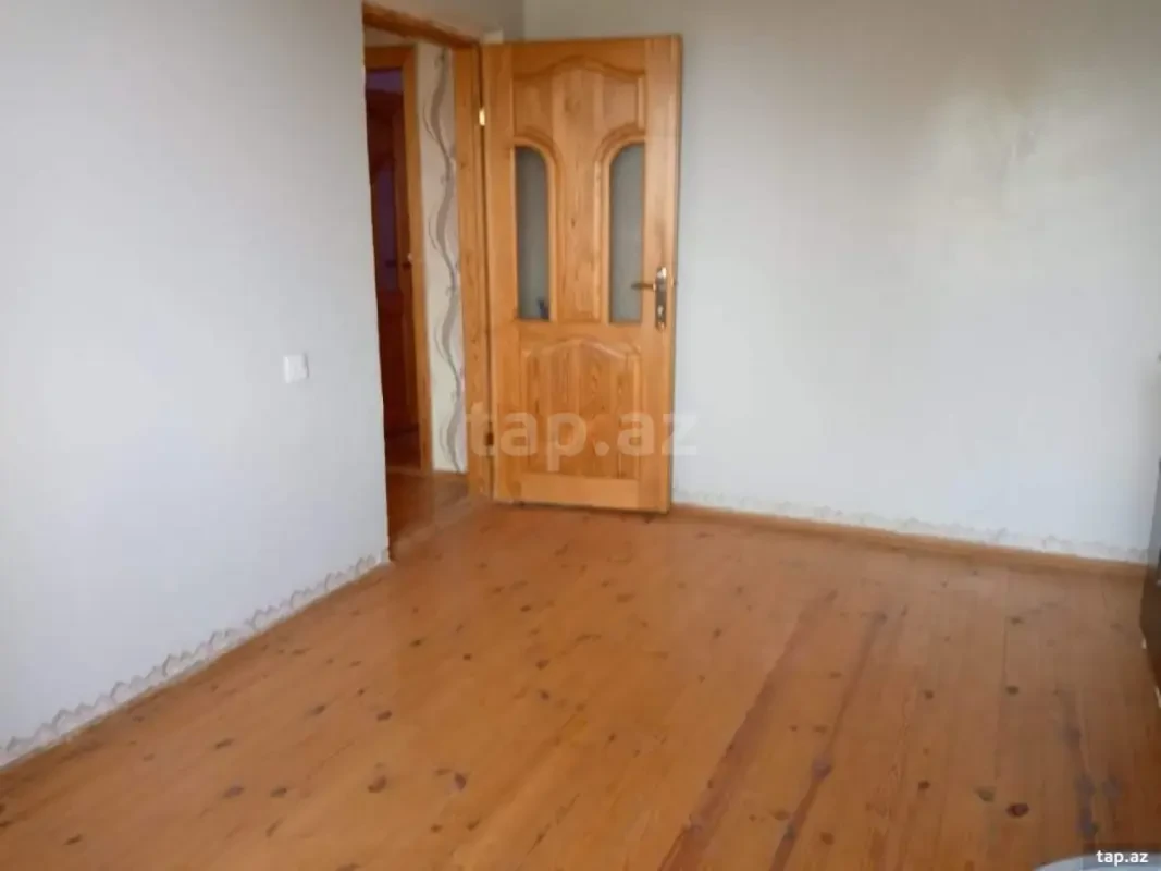 Satılır 5 otaqlı həyət evi 200 m²