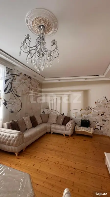 Satılır 6 otaqlı həyət evi 263 m²