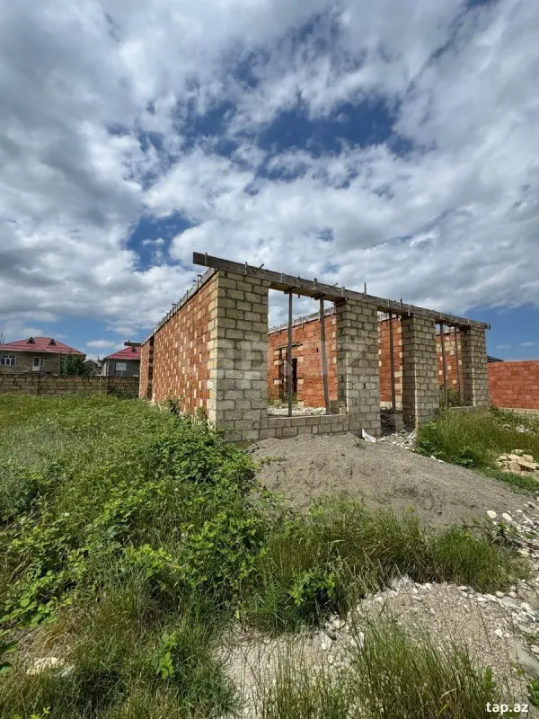 Satılır 4 otaqlı həyət evi 100 m²