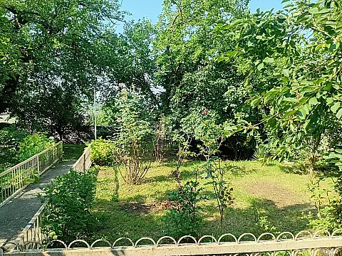 Satılır torpaq sahəsi — Şəki
