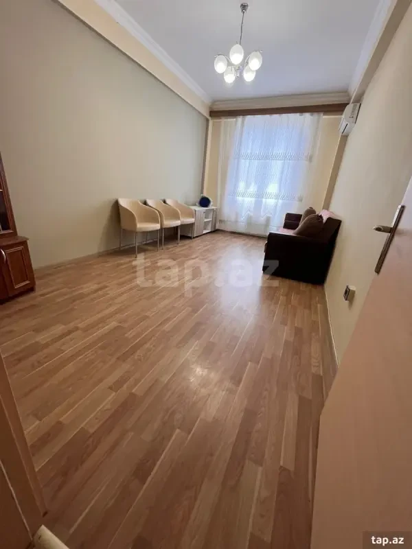 Kirayə verilir 2 otaqlı yeni tikili 85 m²
