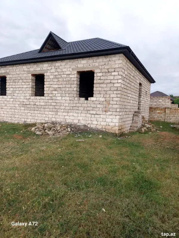 Satılır 4 otaqlı həyət evi 110 m²