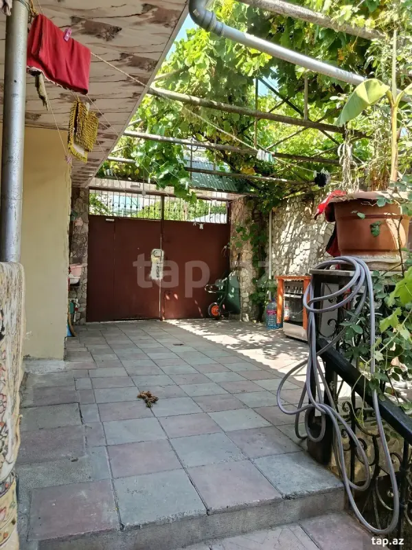 Satılır 4 otaqlı həyət evi 200 m²