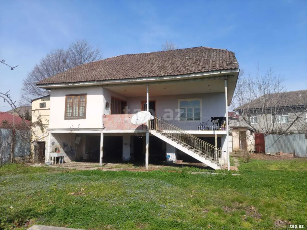Satılır 3 otaqlı həyət evi 100 m²