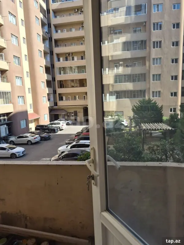 Satılır 3 otaqlı mənzil 134 m²