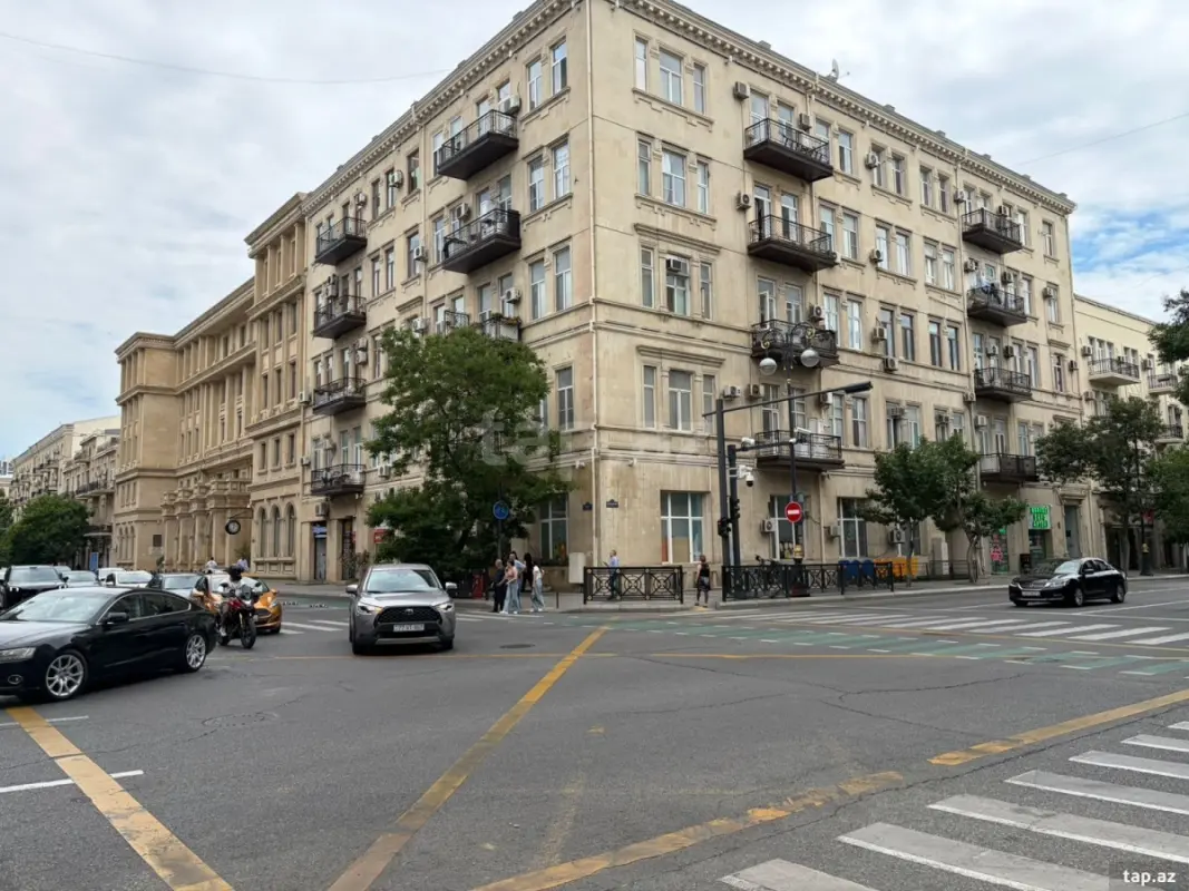 Satılır 1 otaqlı mənzil 38 m²