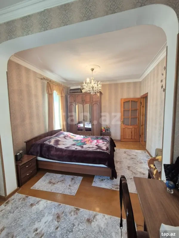 Satılır 5 otaqlı mənzil 110 m²