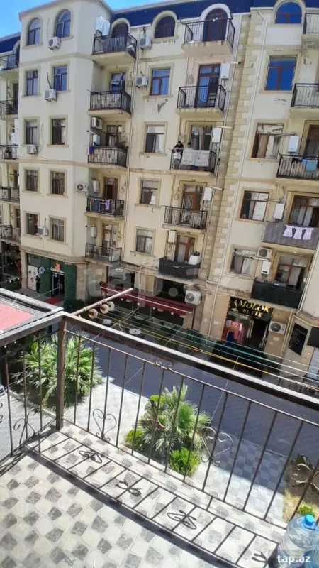 Kirayə verilir 3 otaqlı yeni tikili 75 m²