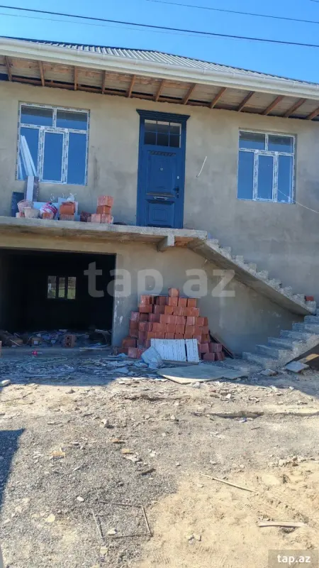 Satılır 4 otaqlı həyət evi 100 m²