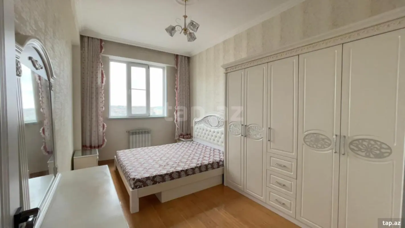 Kirayə verilir 2 otaqlı yeni tikili 75 m²