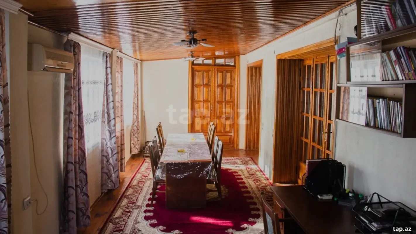 Satılır 5 otaqlı mənzil 120 m²