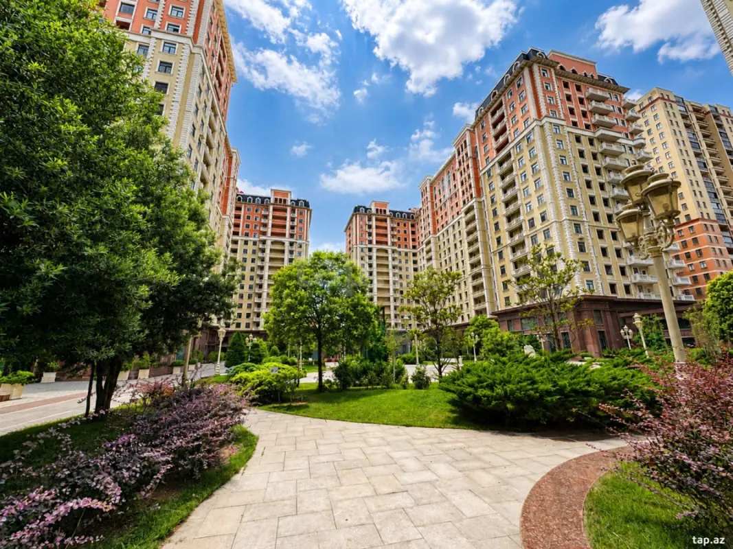 Satılır 3 otaqlı yeni tikili 120 m²