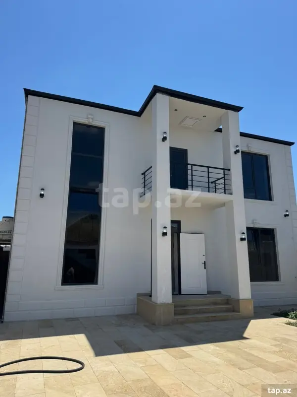 Satılır 5 otaqlı həyət evi 250 m²