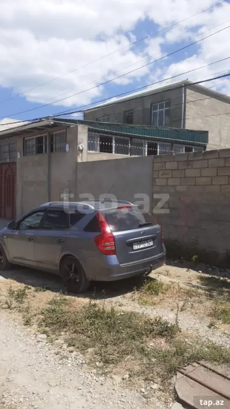 Satılır 5 otaqlı həyət evi 200 m²