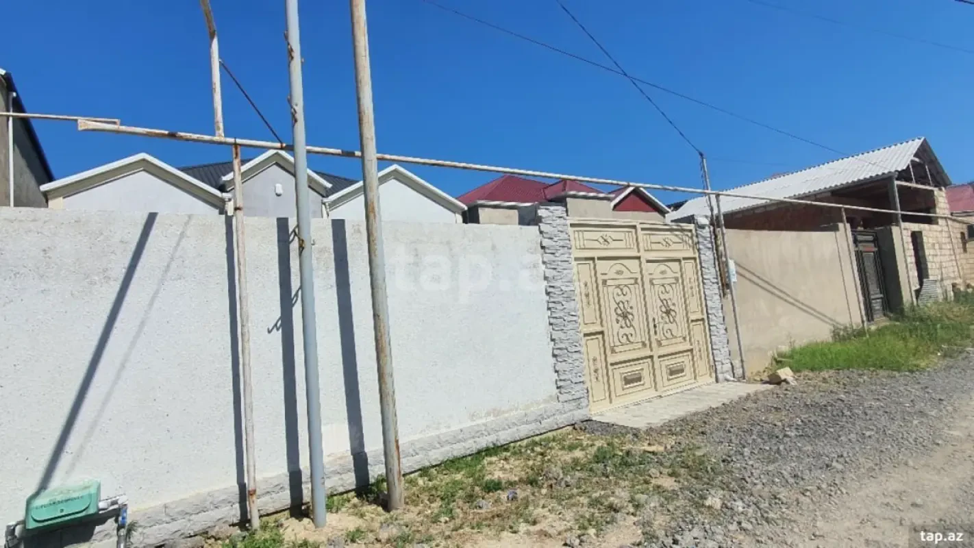 Satılır 4 otaqlı həyət evi 111 m²