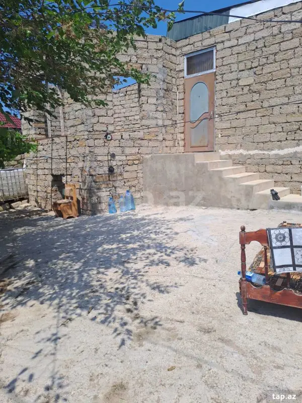 Satılır 5 otaqlı həyət evi 140 m²