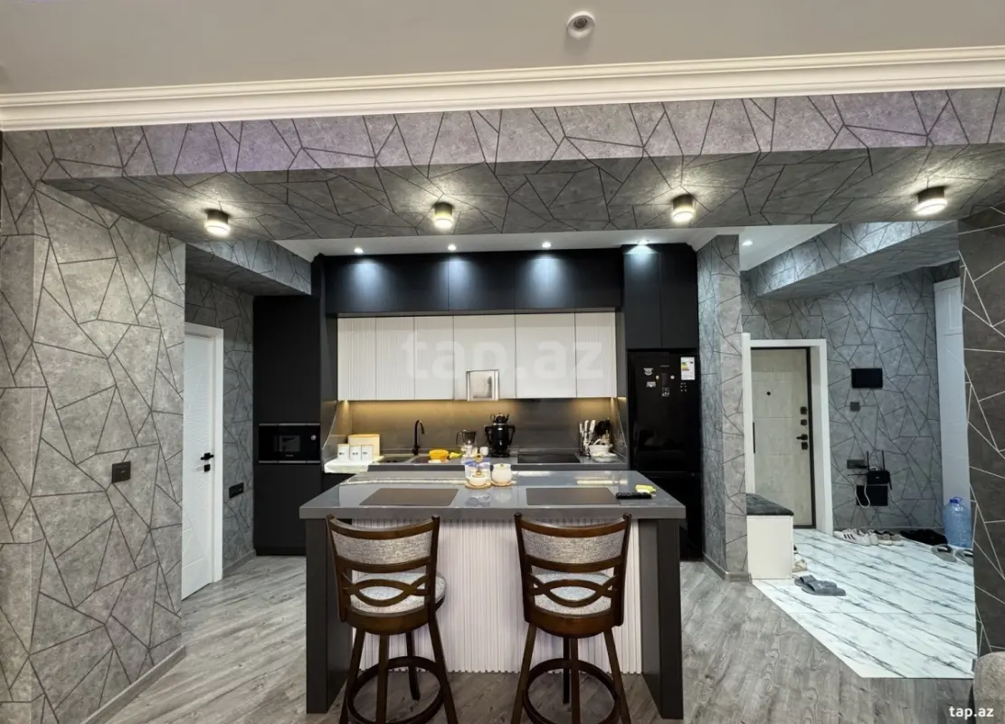 Satılır 3 otaqlı yeni tikili 100 m²