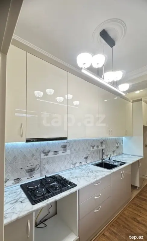 Satılır 3 otaqlı yeni tikili 100 m²