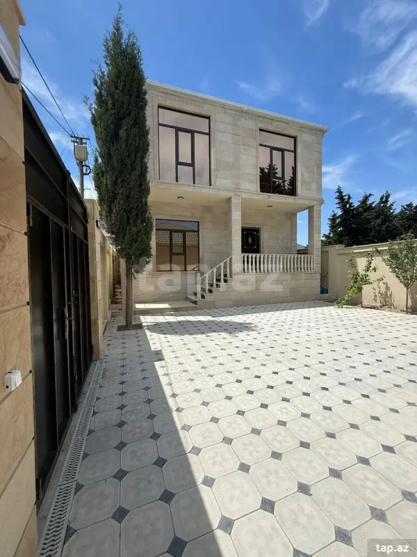 Satılır 5 otaqlı həyət evi 200 m²