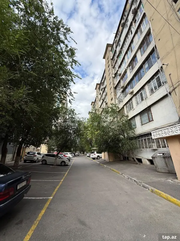 Satılır 5 otaqlı mənzil 100 m²