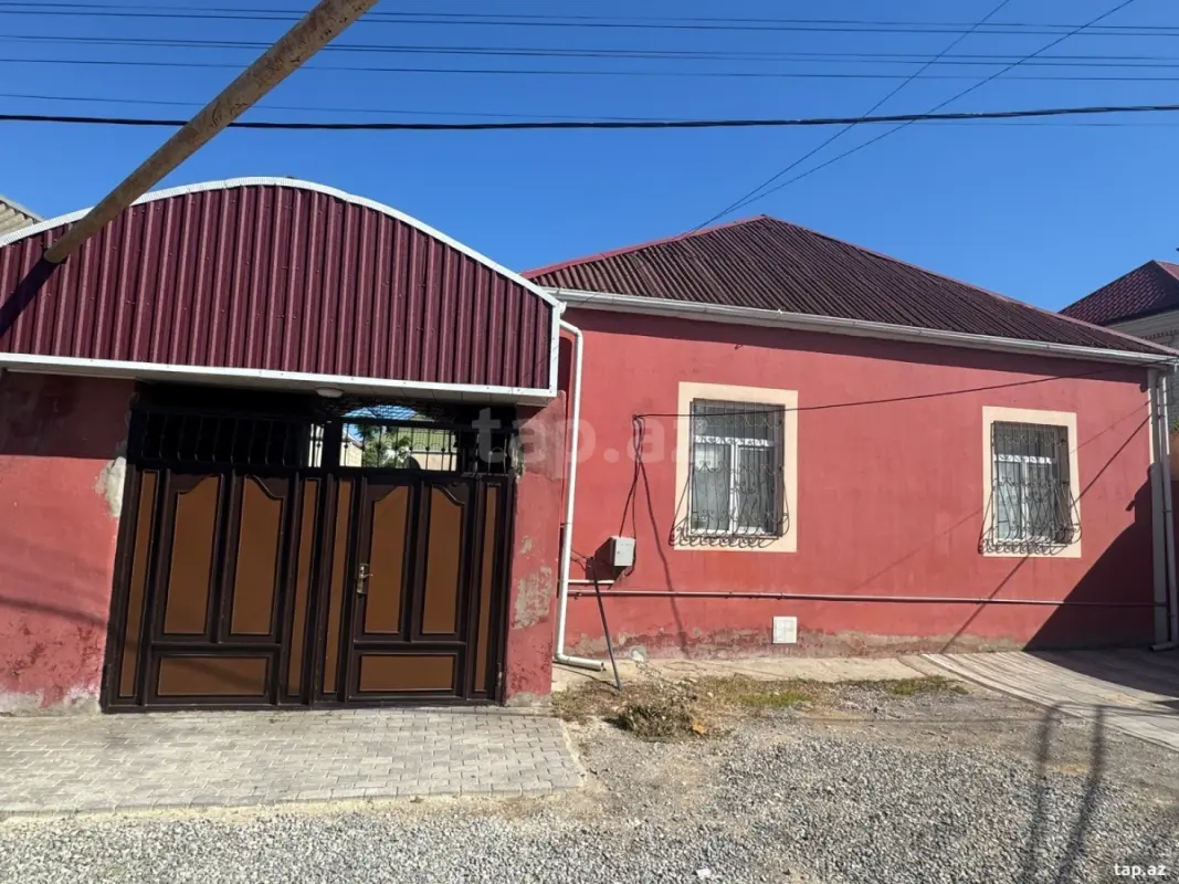 Satılır 4 otaqlı həyət evi 140 m²