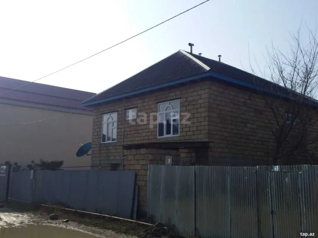 Satılır 4 otaqlı həyət evi 132 m²