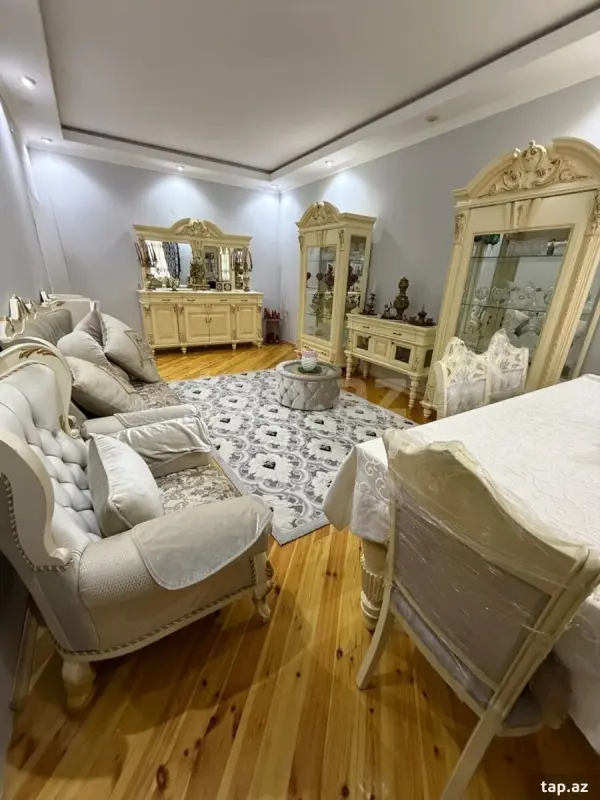 Satılır 4 otaqlı həyət evi 200 m²