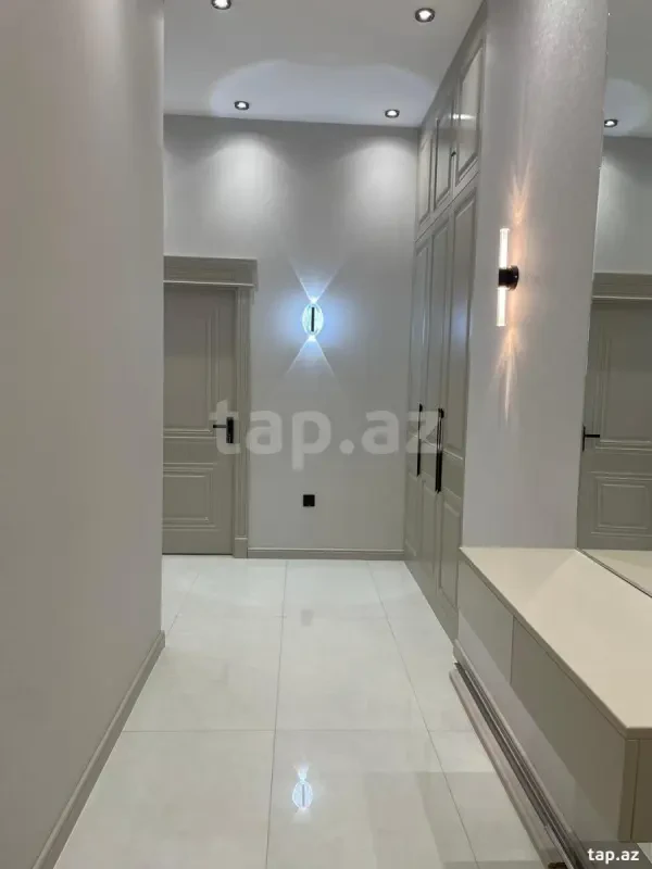 Satılır 2 otaqlı yeni tikili 70 m²