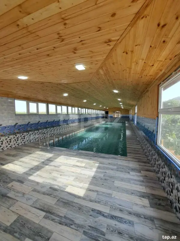 Kirayə verilir 8 otaqlı həyət evi 500 m²