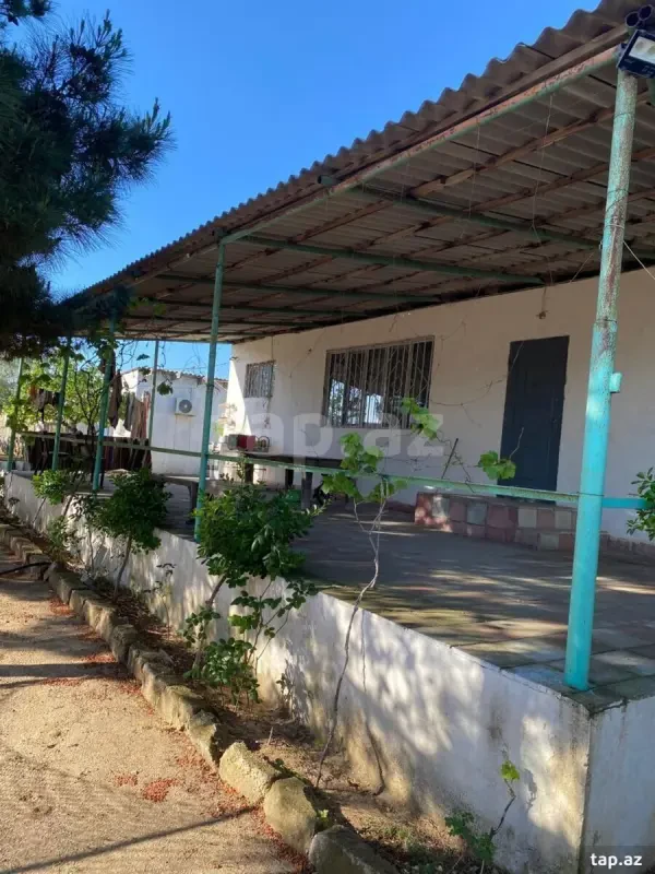 Satılır 4 otaqlı həyət evi 100 m²