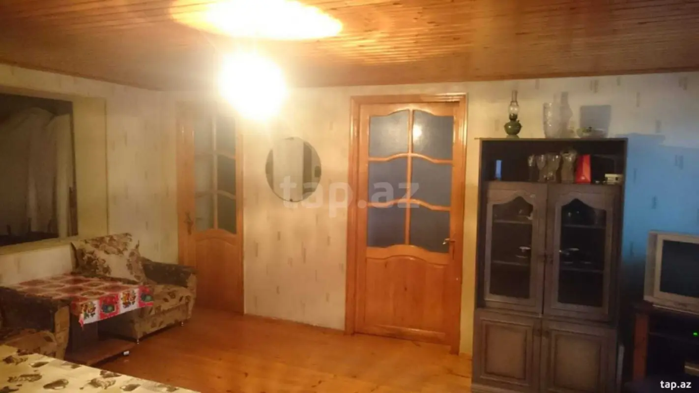Satılır 6 otaqlı həyət evi 240 m²