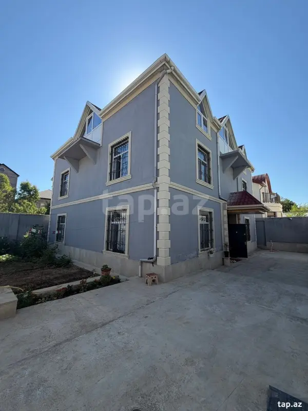 Satılır 6 otaqlı həyət evi 400 m²