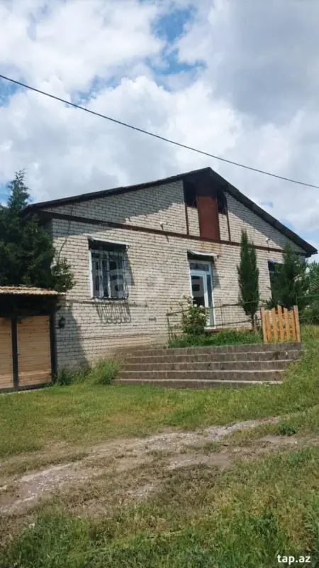Satılır 4 otaqlı həyət evi 150 m²