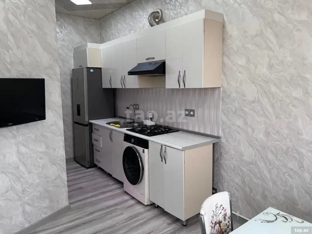 Kirayə verilir 3 otaqlı yeni tikili 90 m²