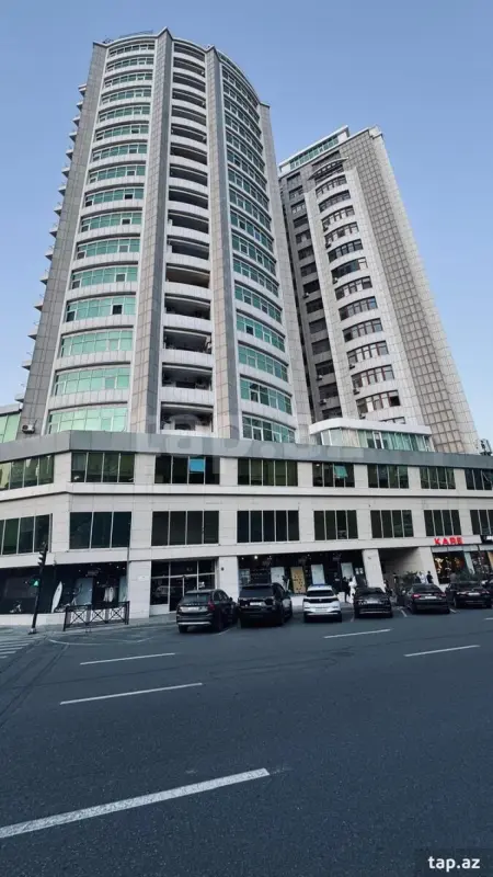 Satılır 4 otaqlı yeni tikili 230 m²