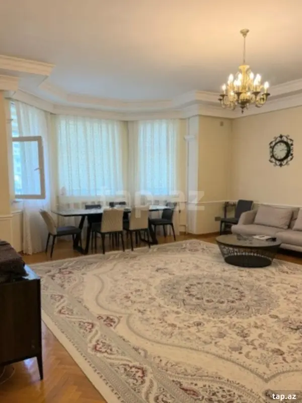 Satılır 4 otaqlı yeni tikili 190 m²