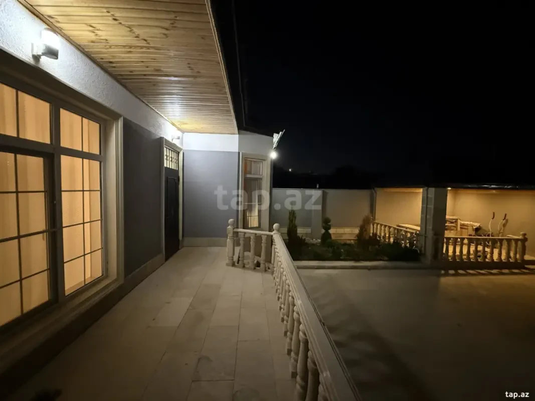Satılır 4 otaqlı həyət evi 300 m²