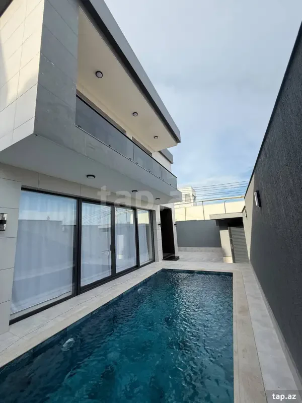 Satılır 5 otaqlı həyət evi 240 m²