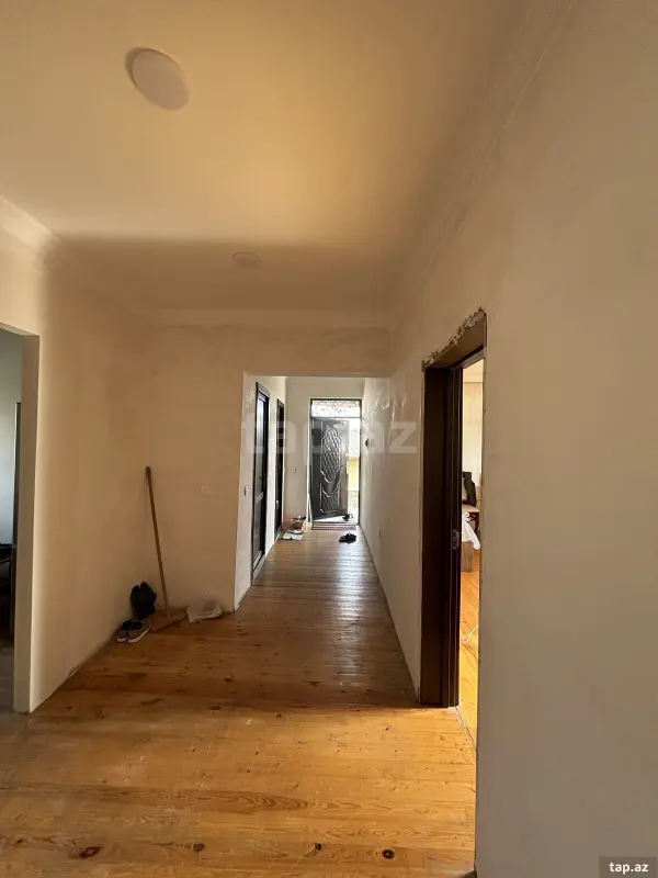 Satılır 6 otaqlı həyət evi 200 m²
