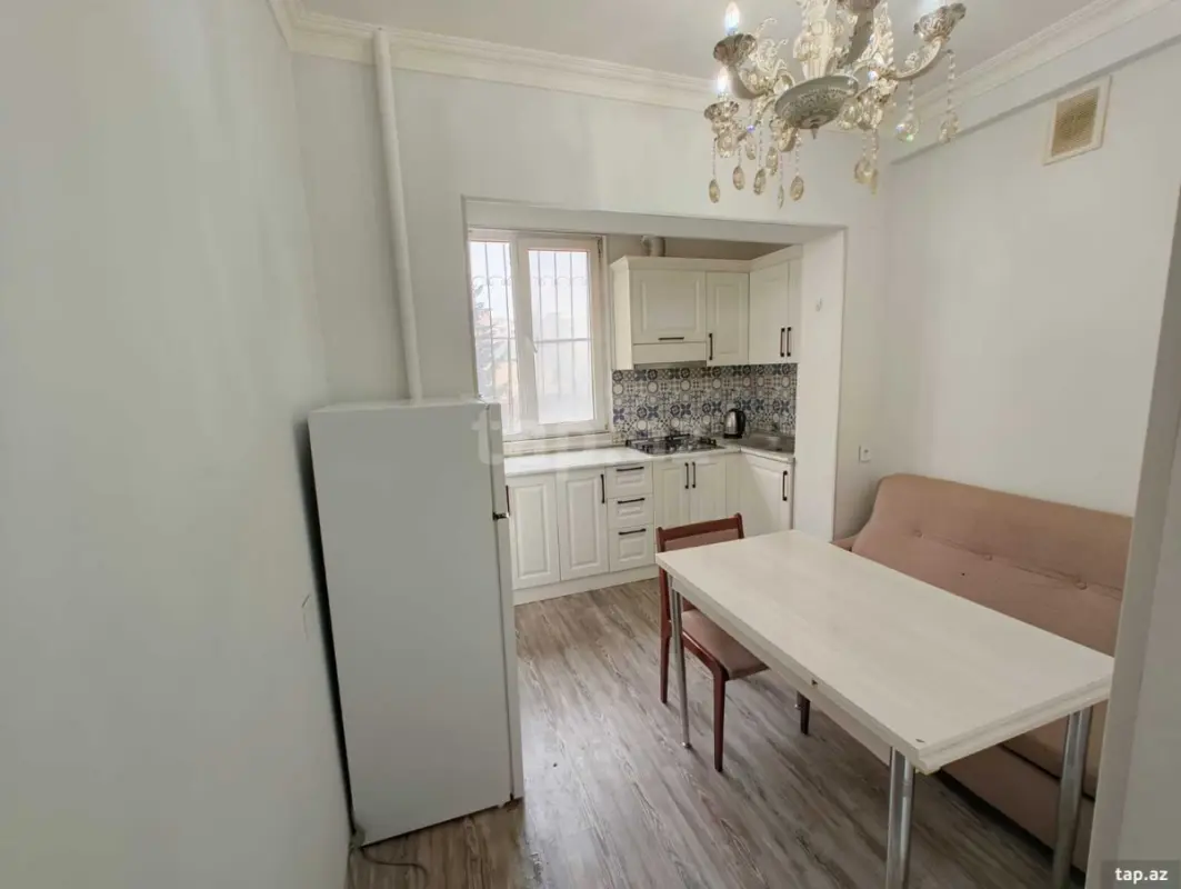 Satılır 1 otaqlı mənzil 40 m²
