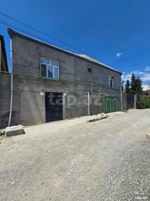 Satılır 6 otaqlı həyət evi 300 m²
