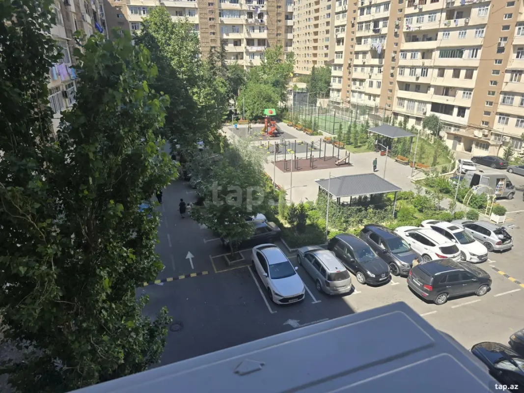 Satılır 4 otaqlı mənzil 110 m²