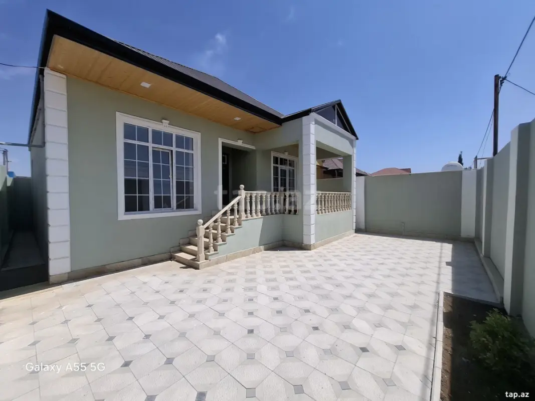 Satılır 4 otaqlı həyət evi 200 m²