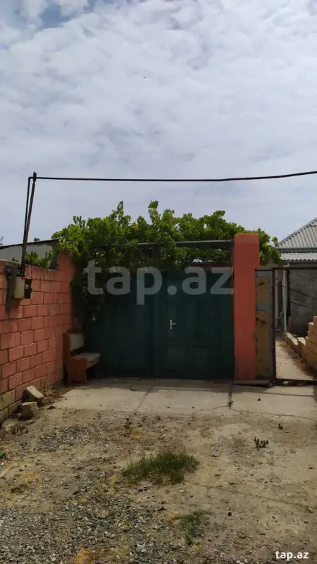 Satılır 4 otaqlı həyət evi 160 m²