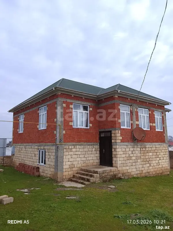 Satılır 5 otaqlı həyət evi 150 m²