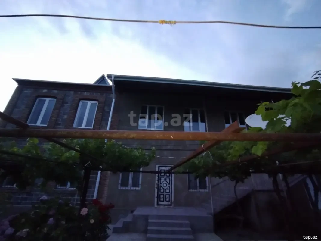 Kirayə verilir 4 otaqlı həyət evi 100 m²