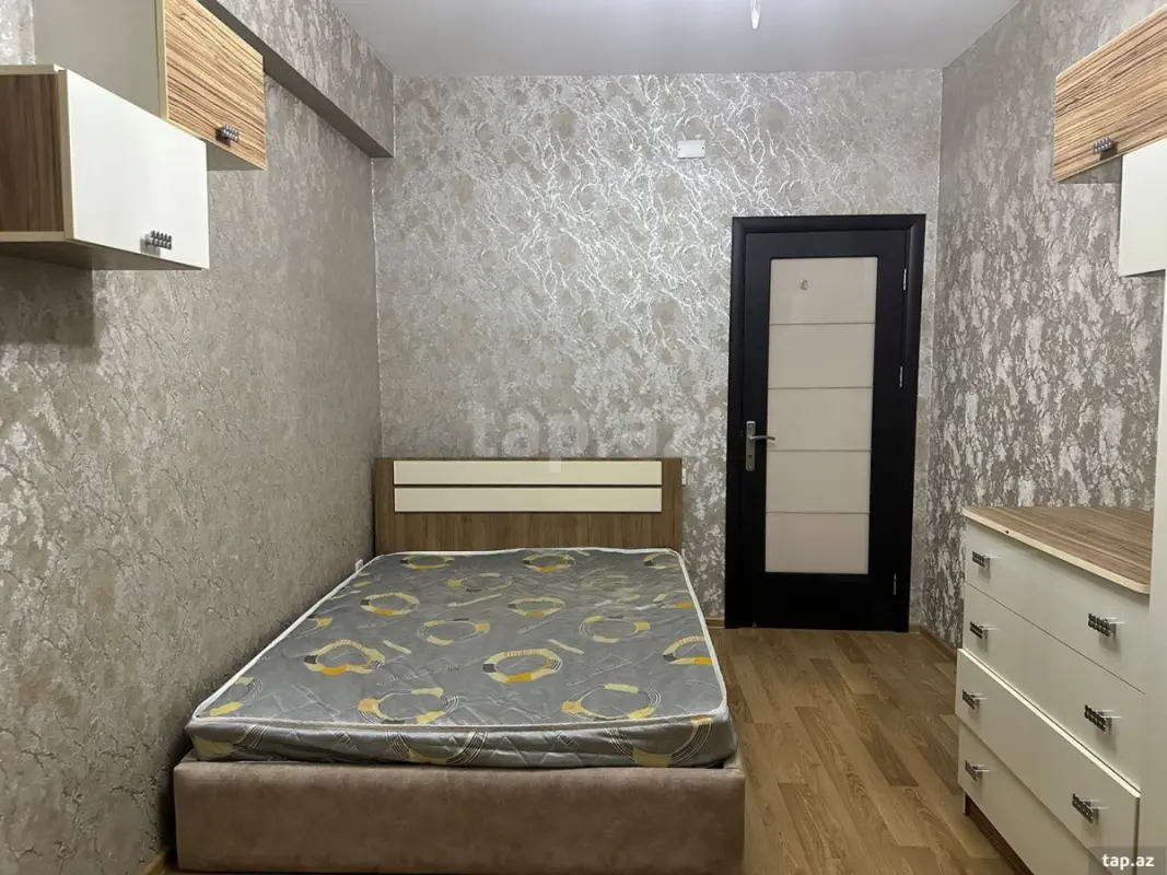 Kirayə verilir 3 otaqlı yeni tikili 120 m²