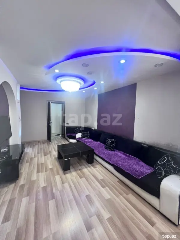 Satılır 4 otaqlı mənzil 250 m²