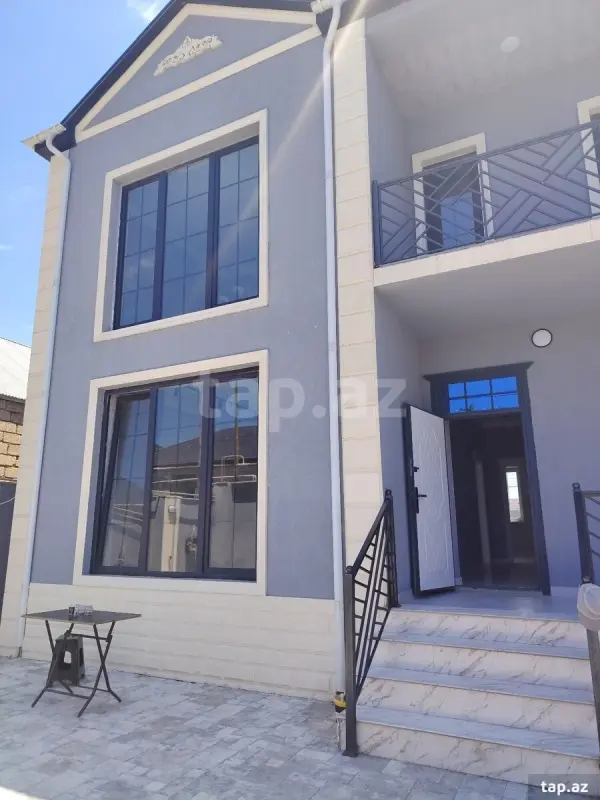 Satılır 5 otaqlı həyət evi 188 m²